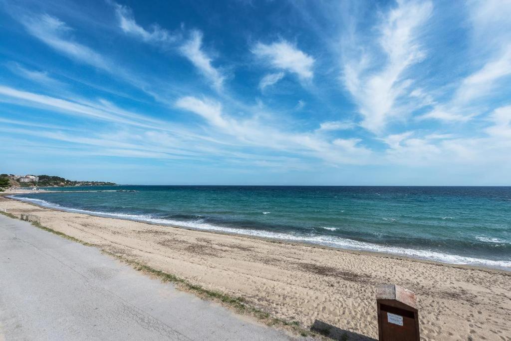 Blue Horizon 3 Apartment Nea Kallikrateia ภายนอก รูปภาพ